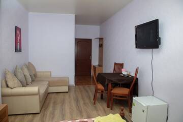 Трехместный номер в Гостинице Duet Hotel and Restaurant